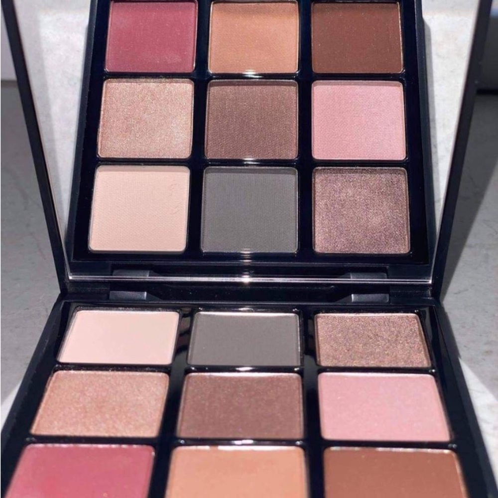Eyeshadow palette #9 by younique